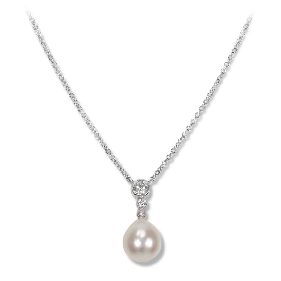 Pearl and diamond pendant
