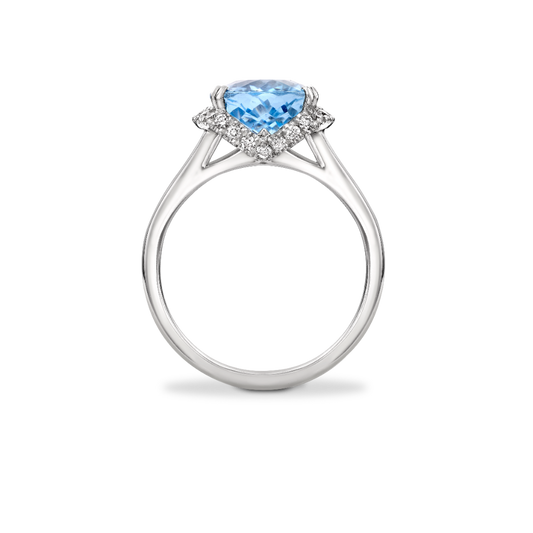 Oval aquamarine spilt shank ring