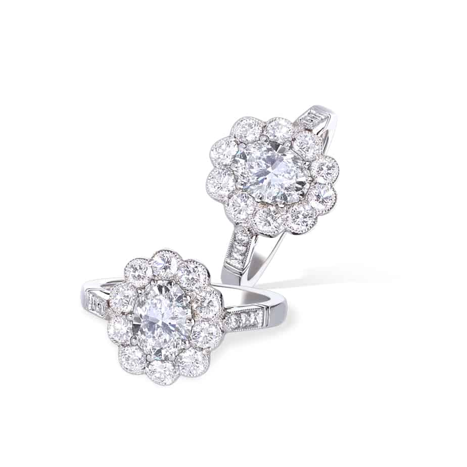 Oval diamond cluster ring